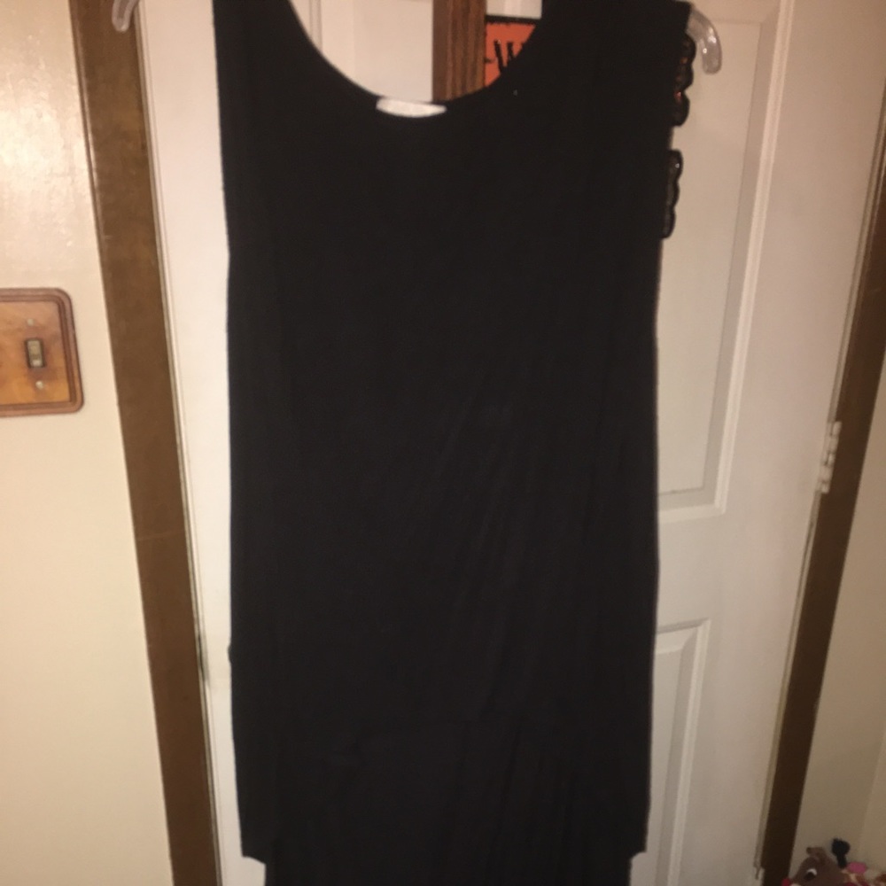 Asymmetric high low top